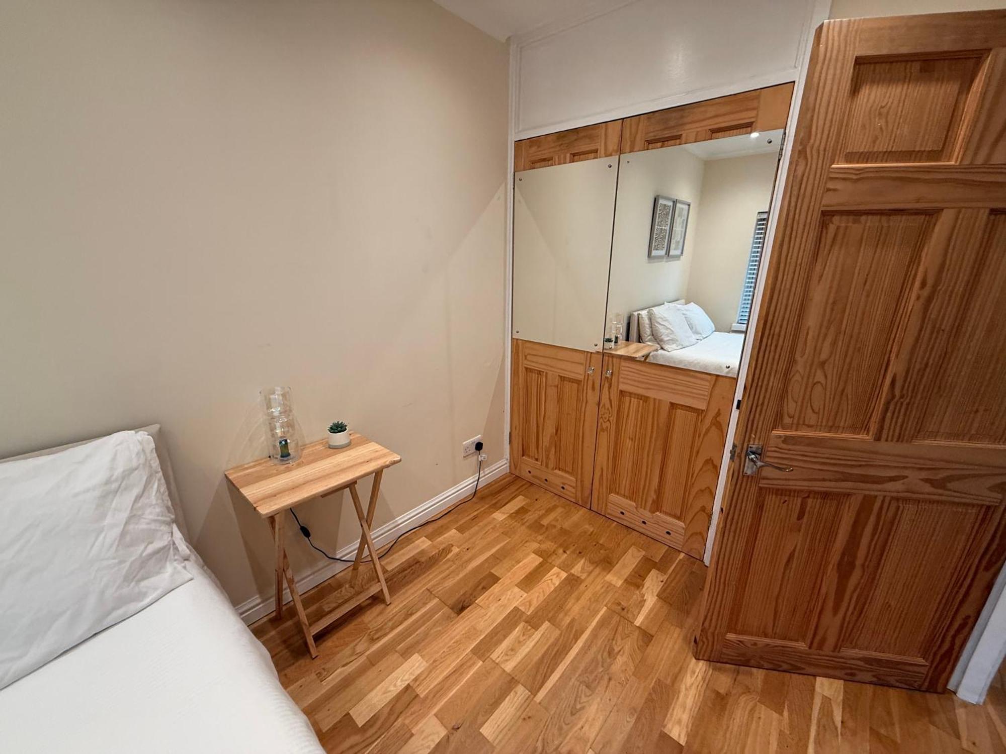 Two Bedroom Flat In The Heart Of Londres Exterior foto