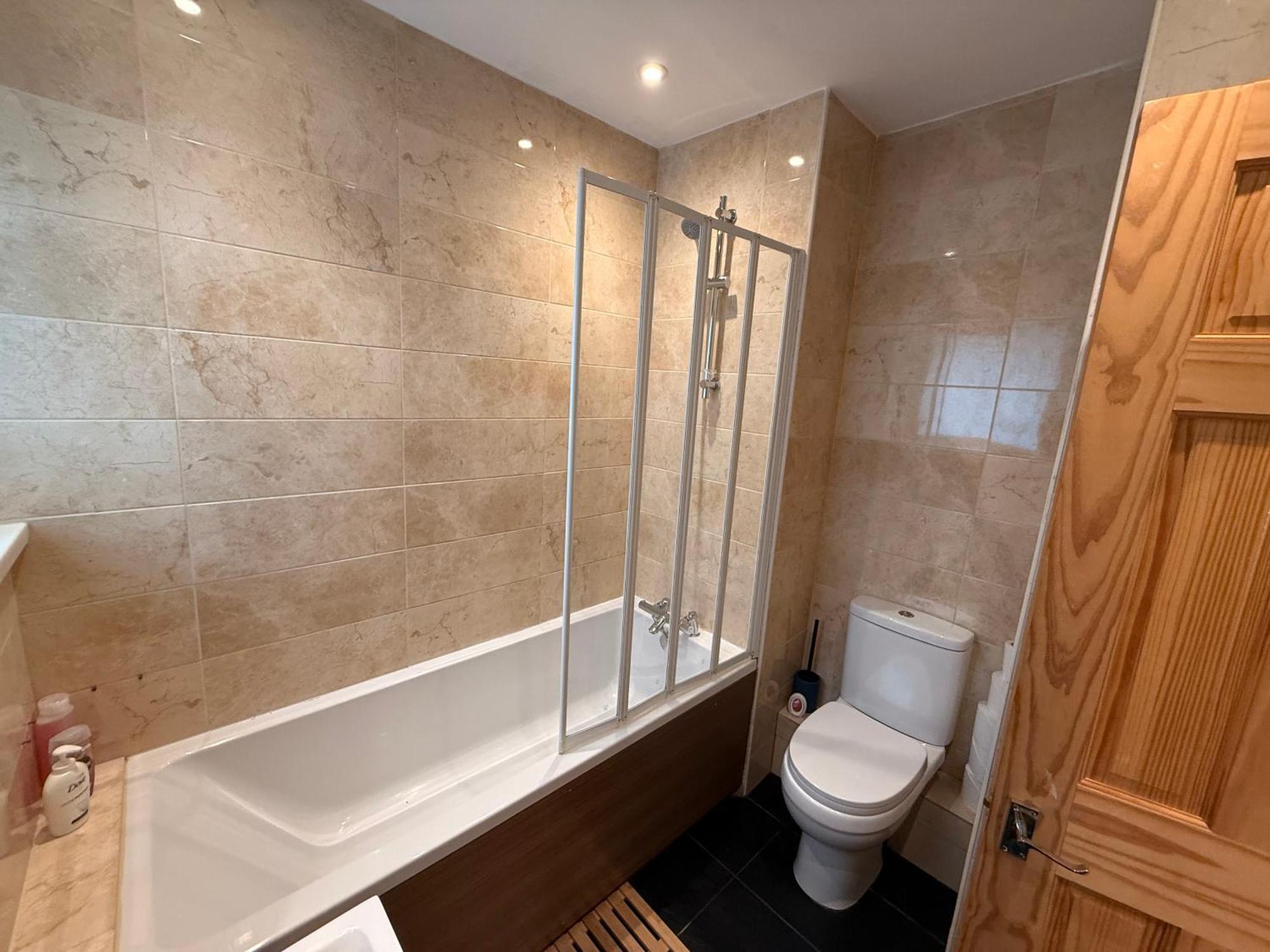 Two Bedroom Flat In The Heart Of Londres Exterior foto